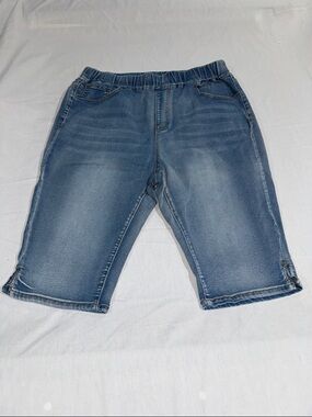 SHEIN Light Blue Denim Bermuda Shorts